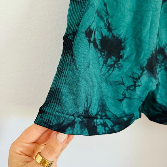 NEW Viral TikTok Black Seamless Tie Dye Scrunch Gym High Rise Short Shorts - Picture 9 of 16